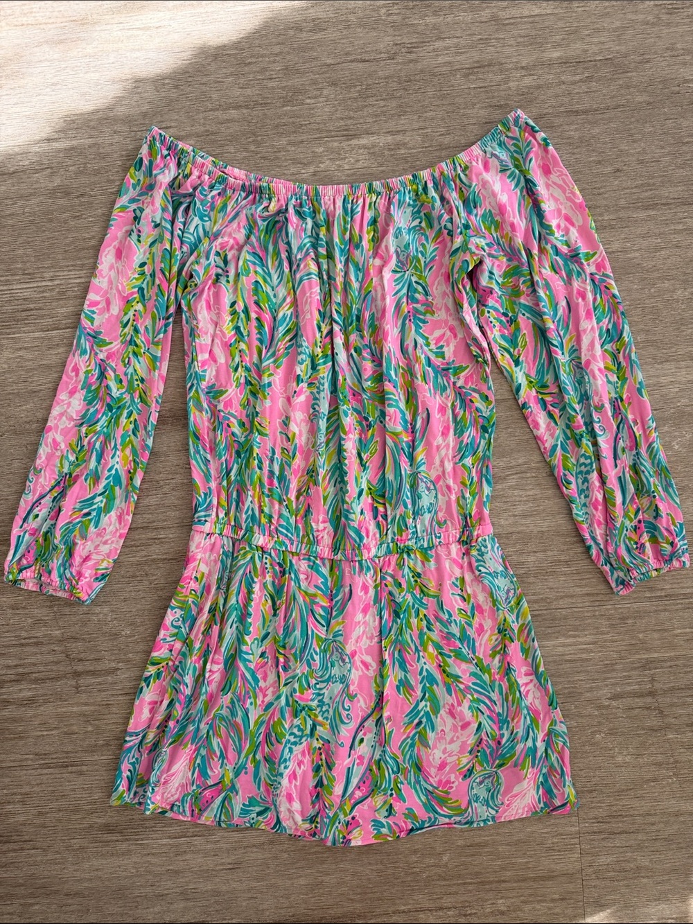 Lilly Pulitzer Off-Shoulder mermaid print dress w/ shorts